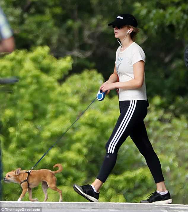 Jennifer Lawrence keeps it low-key as she walks dog Pippi in NYC after  going public with new romance | Daily Mail Online