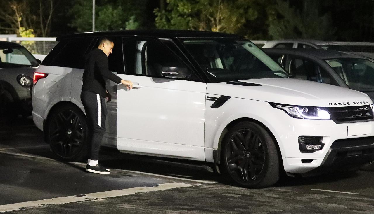  Sanchez has a white Range Rover Sport - but the motor was left needing repairs after it was hit while parked outside a restaurant