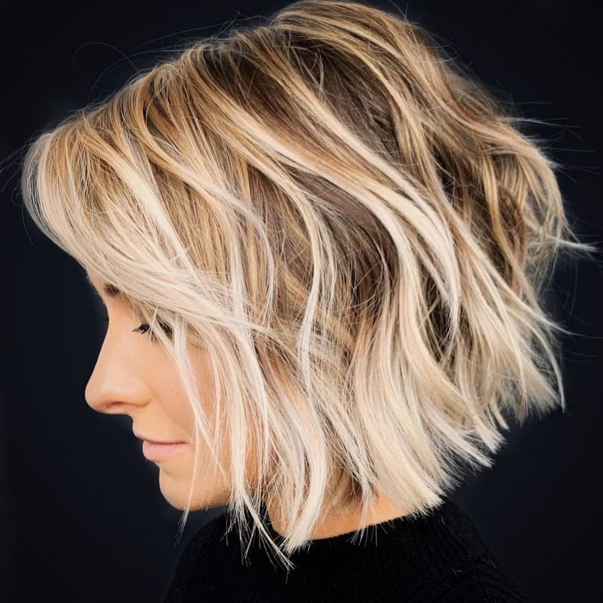 The best tousled short wavy haircut with texture