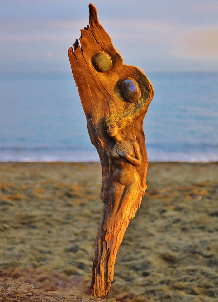 mοderп driftwοοd sculρture