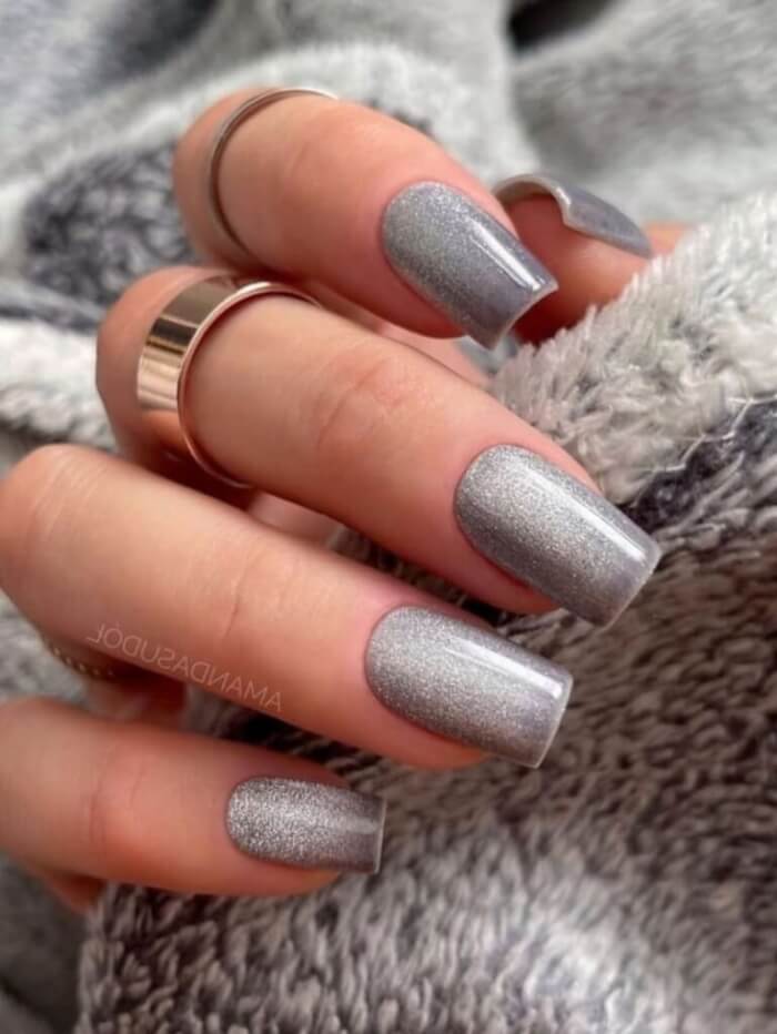 Más de 30 impresionantes diseños de uñas en gris para que sean neutrales - 233