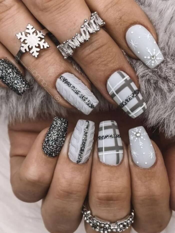 Más de 30 impresionantes diseños de uñas en gris para que sean neutrales - 243