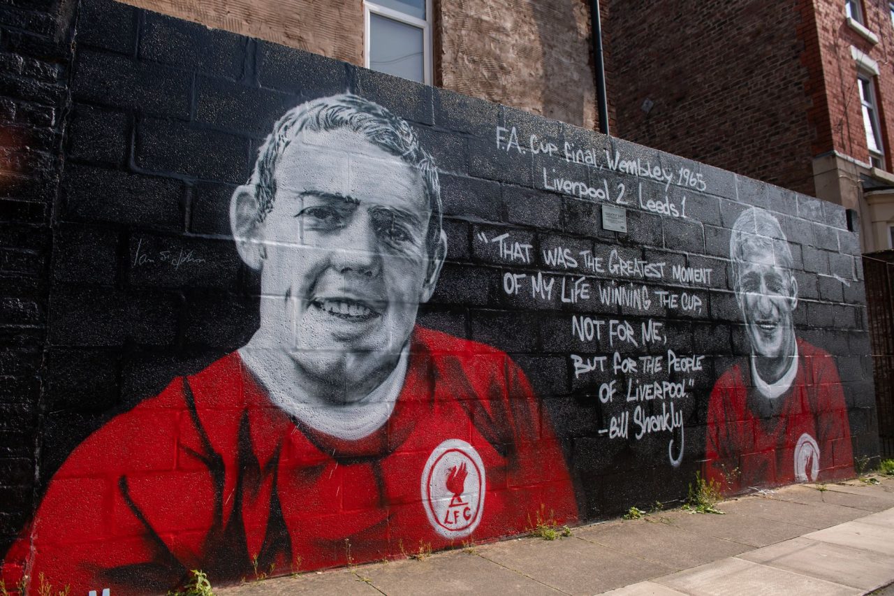 Roberto Firmino has become the newest member of Jurgen Klopp's squad celebrated by a mural.f - Malise