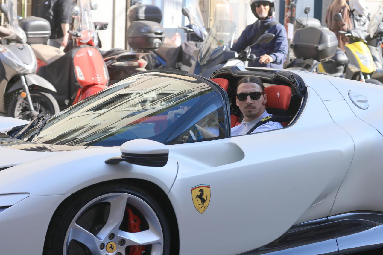 Zlatan Ibrahimovic boasts an amazing car collection, including a £1.7m Ferrari Daytona SP3